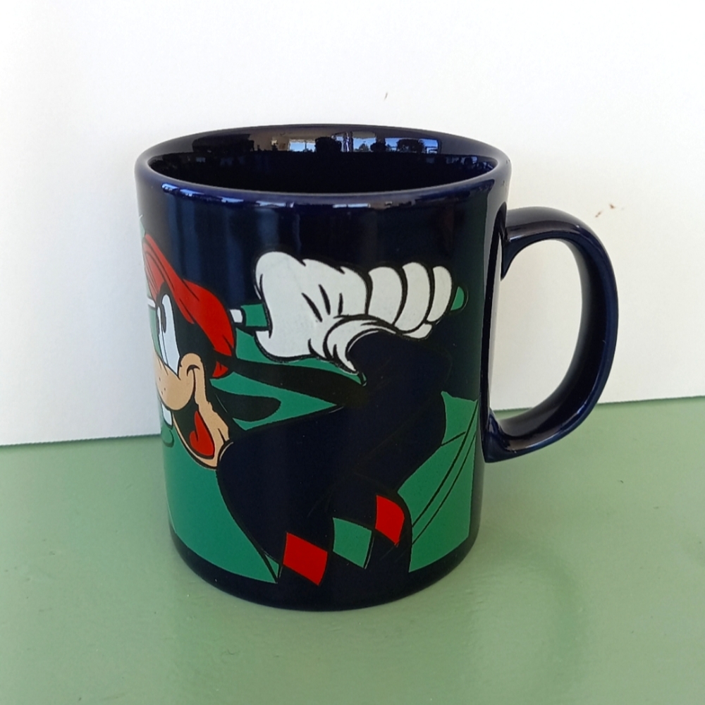 VTG Staffordshire Disney Goofy golfer ceramic mug. Made in England